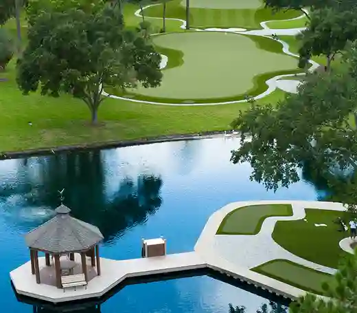 image of a putting green and water