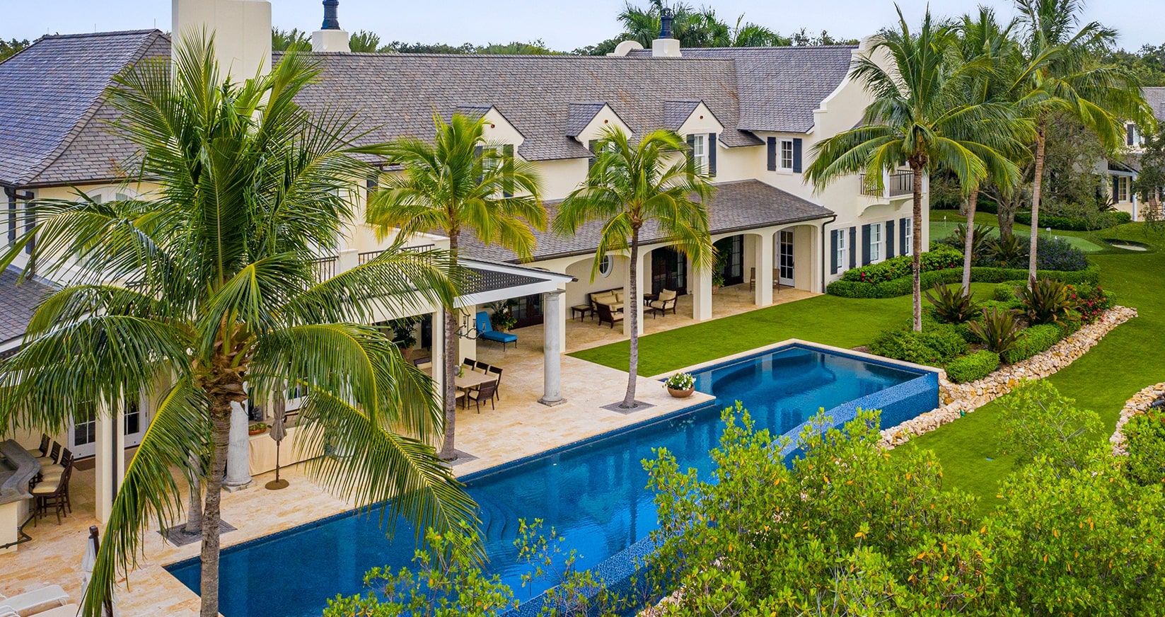 SYNLawn Miami-Florida landscape residential backyard