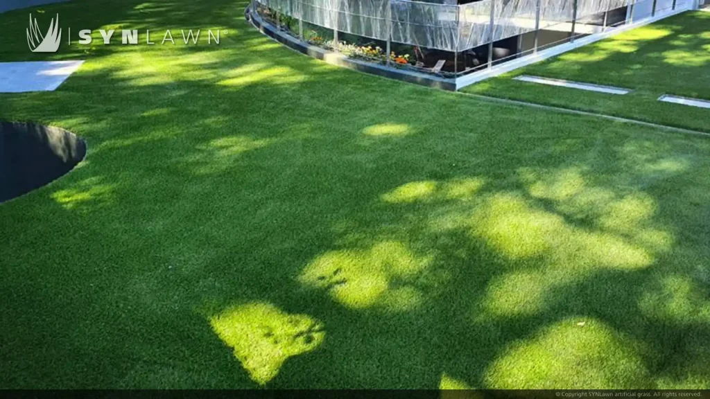 image of SYNLawn artificial grass for outdoor roof applications at Residencia Recinos El Salvadore