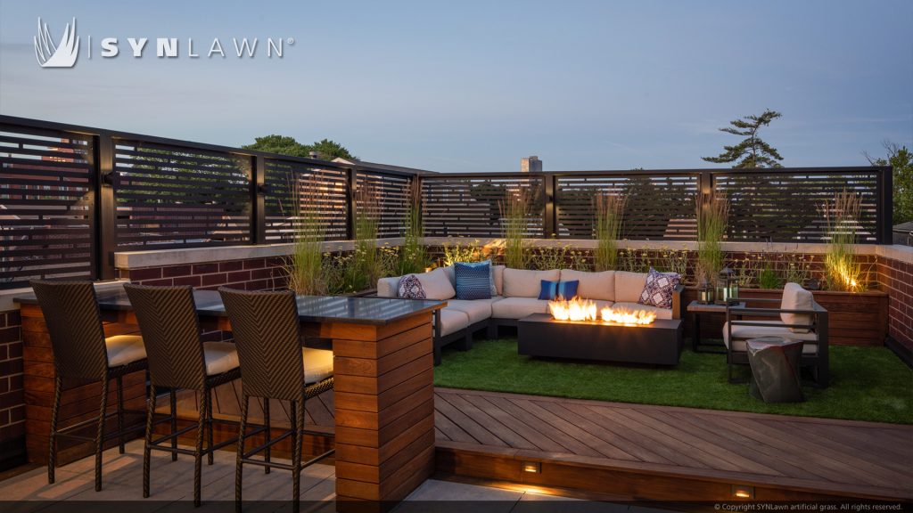 image of SYNLawn artificial grass used for residential rooftop roof deck and patio applications in Chicago Illinois