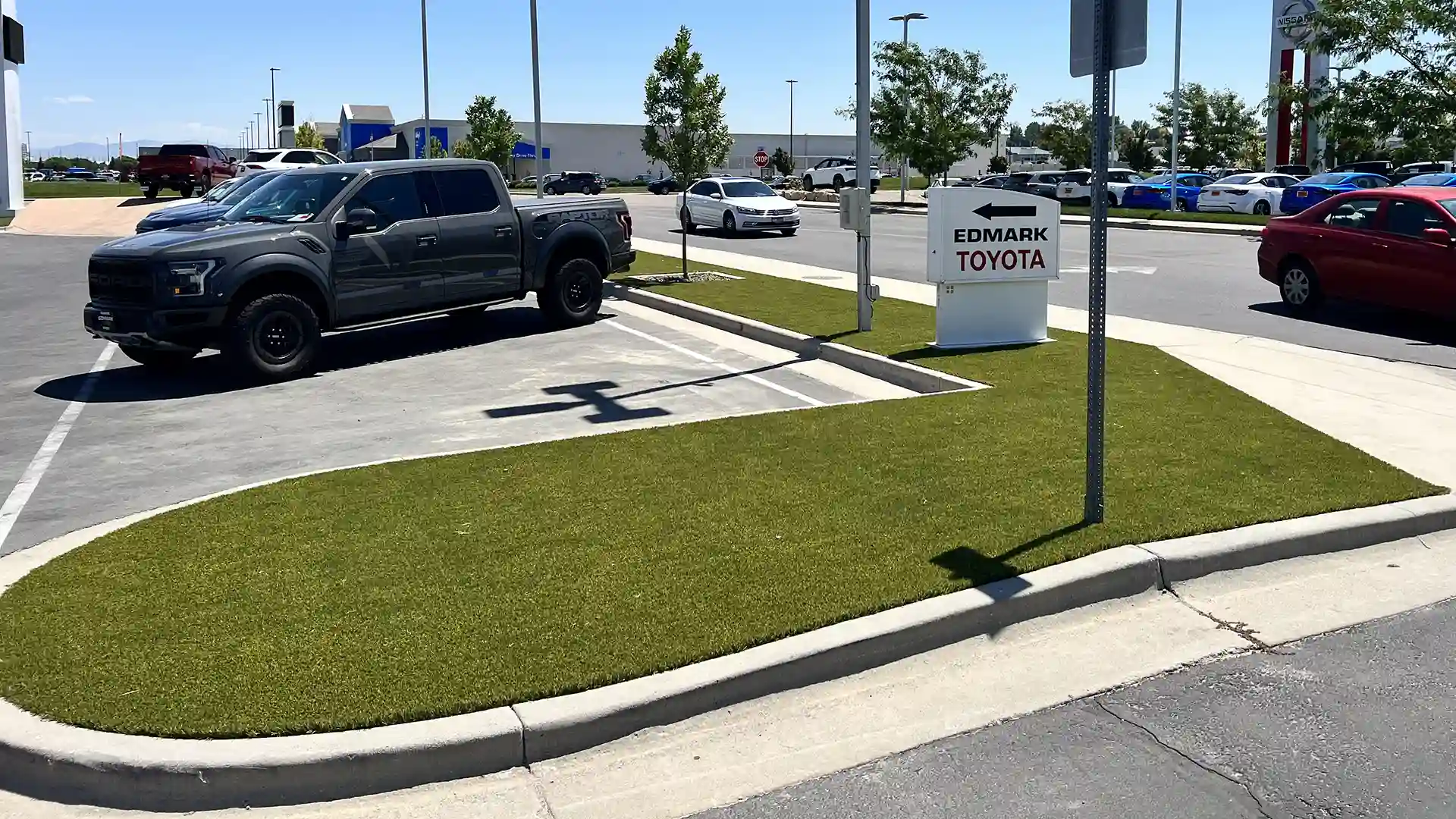 image of artificial grass medians and landscaping at Edmark Toyota car dealership at Edmark Toyota in Nampa Idaho