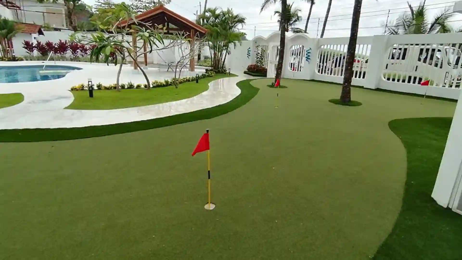 Jacó Beach House Upgraded with Private Golf Green
