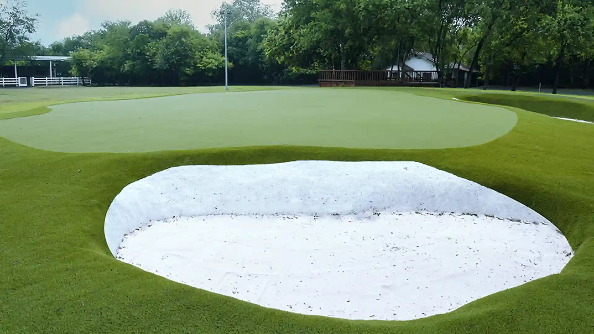 image of synlawn custom artificial grass putting green with shot stopper technology in Monterrey Mexico