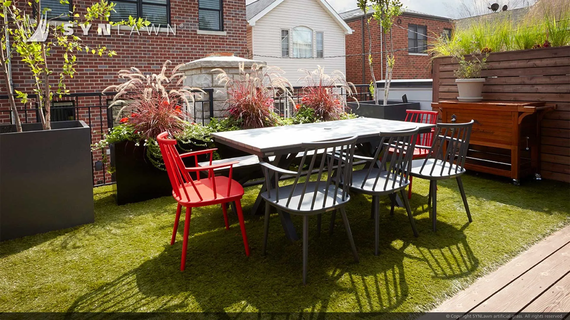 Top 8 Artificial Grass Patio Ideas