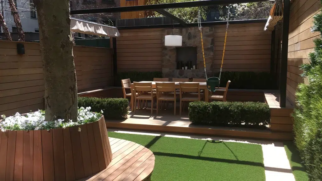 Best Artificial Grass Ideas for Small Backyards - SYNLawn