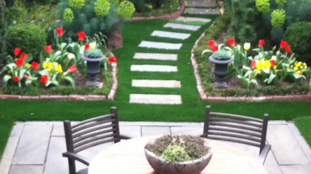 Best Artificial Grass Ideas for Small Backyards - SYNLawn