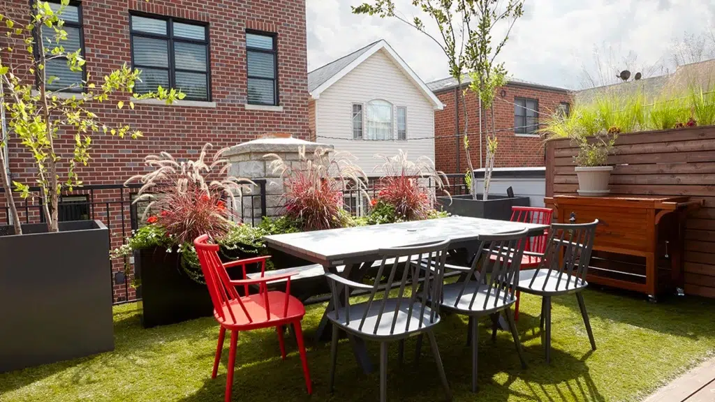 Best Artificial Grass Ideas for Small Backyards - SYNLawn