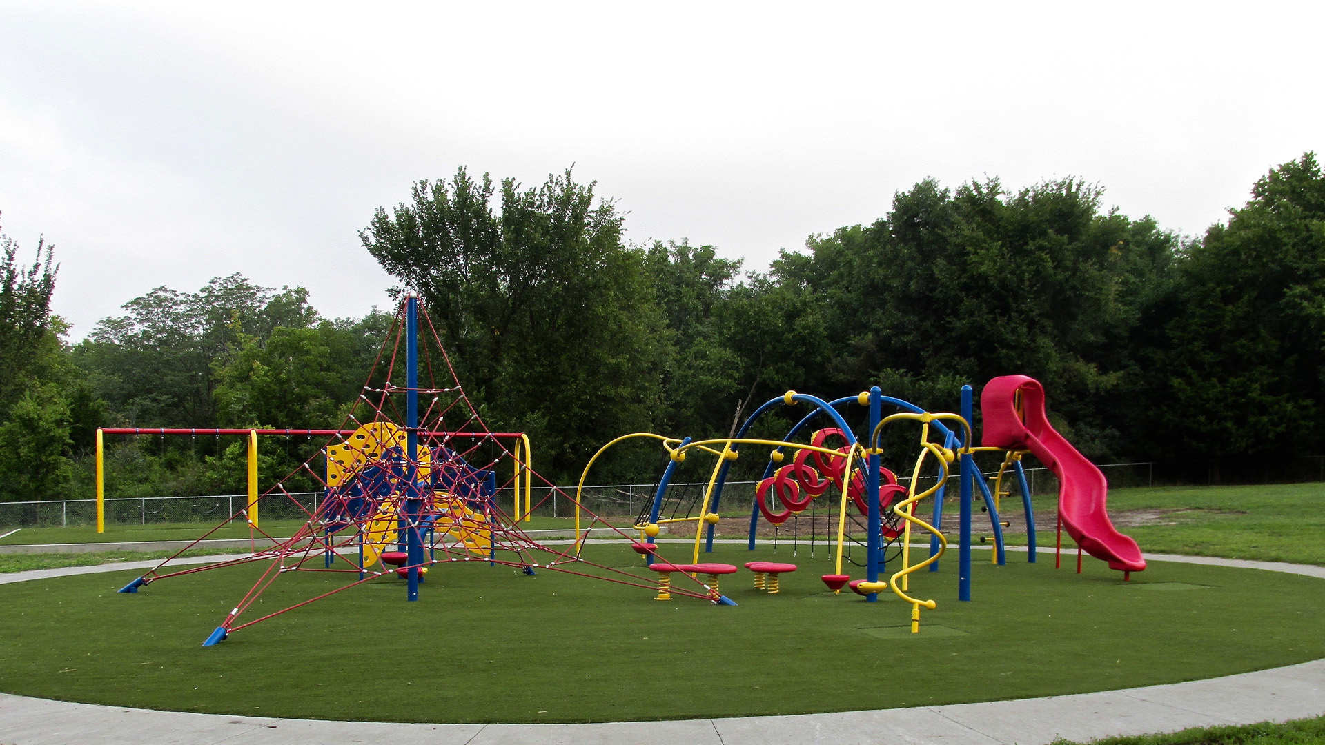 5 Easy Outdoor Play Area Ideas