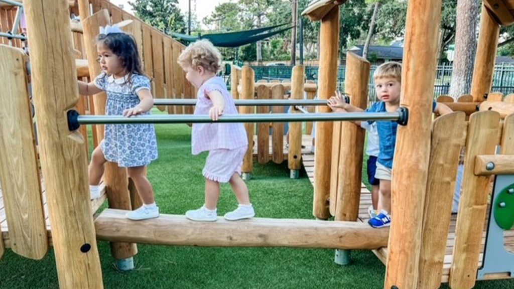 5 Easy Outdoor Play Area Ideas | SYNLawn
